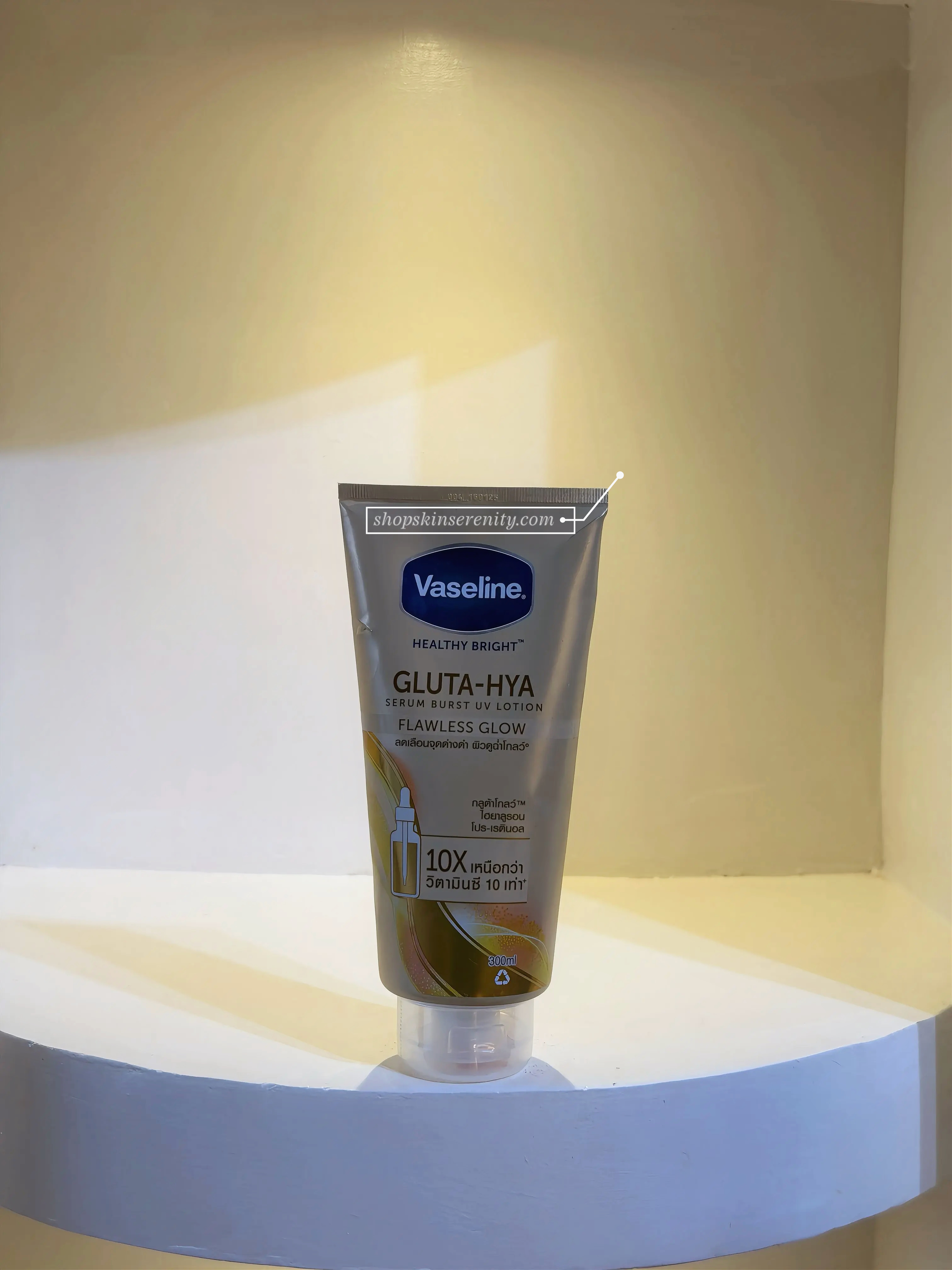 Vaseline Gluta-Hya Flawless Glow Serum-In-Lotion 300ml